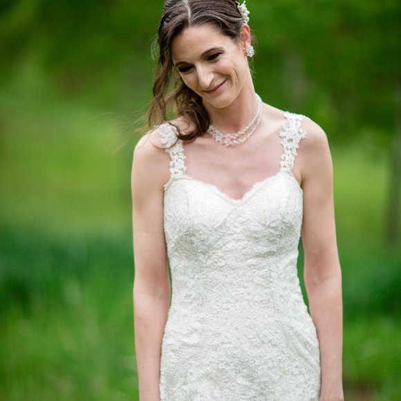 Essense of Australia Size 2/ 0 D2122 Wedding Gown - Picture 7 of 8